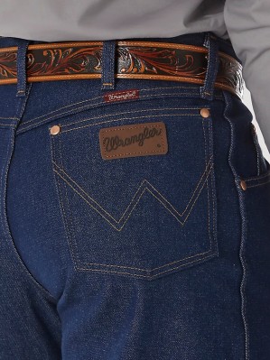 Картинка джинсов Wrangler 31MWZDN - Rigid (жесткие), детали заднего кармана