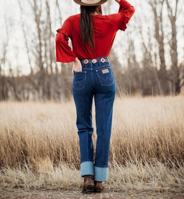 Картинка женских джинсов Wrangler 14MWZ Cowboy Cut Slim Fit Jeans