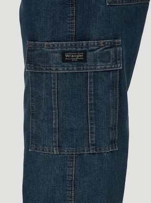 Картинка джинсовых брюк карго Wrangler, детали кармана карго