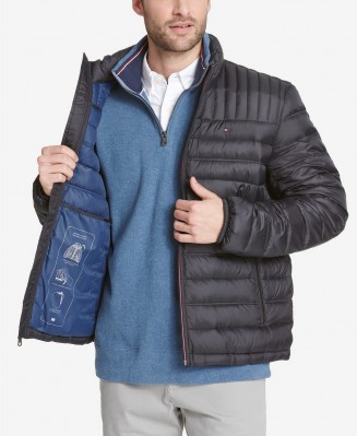 Картинка куртки Tommy Hilfiger Down Quilted Packable Logo Jacket, в 
расстегнутом виде
