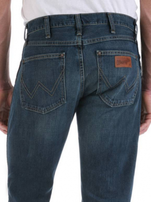 Картинка нашивки на джинсах Wrangler 77MWZRW Premium Patch Retro Slim Fit Boot Cut Jeans - River Wash